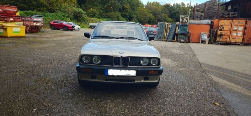 Gold Gebraucht 1989 BMW 316 Limousine | 5.500 € - Bild 1/4