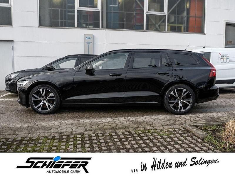 Gebraucht Volvo V60 Plus 197 PS (144 kW) 2023 Schwarz Kombi
