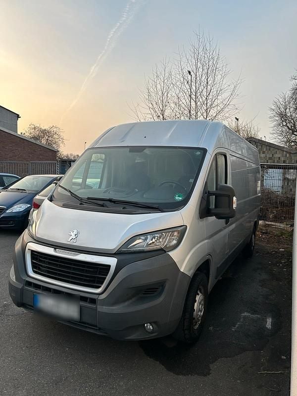 Gebraucht Peugeot Boxer 131 PS (96 kW) 2017 Silber Van
