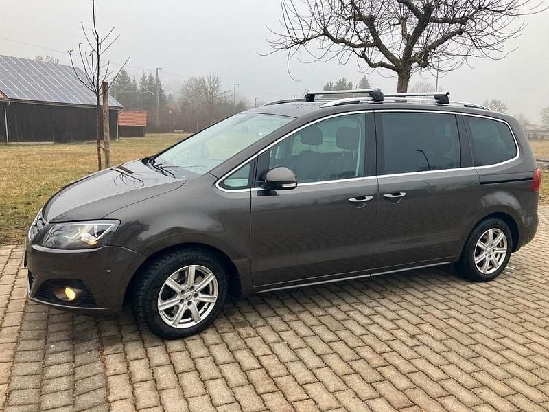 Braun Gebraucht 2015 Seat Alhambra Style Plus Van / Kleinbus | 15.800 € (Superpreis) - Bild 1/4