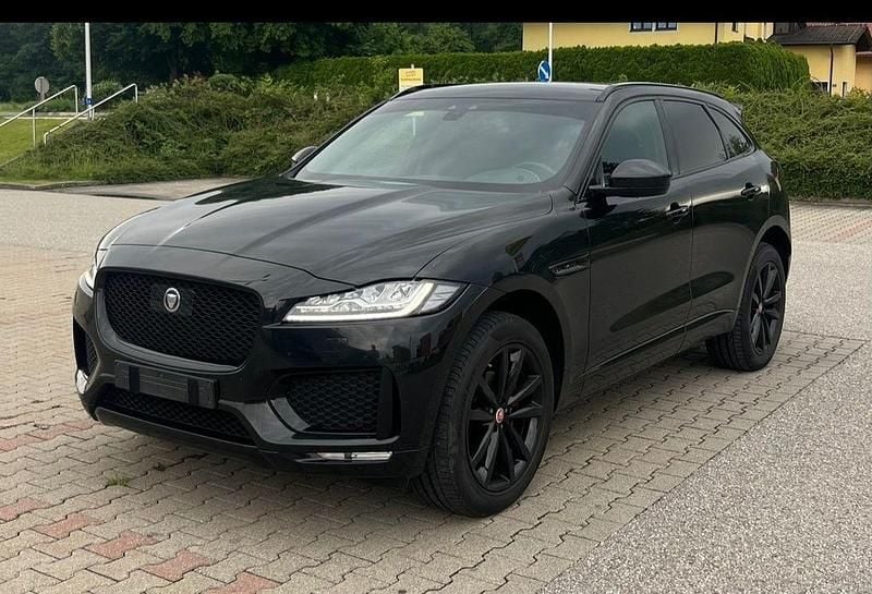 Schwarz Gebraucht 2020 Jaguar F-Pace Chequered Flag SUV | 24.990 € (Superpreis) - Bild 1/4