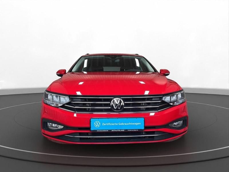 Gebraucht VW Passat Business 122 PS (89 kW) 2023 Rot Kombi