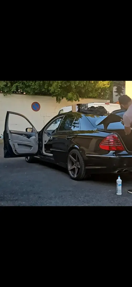 Gebraucht Mercedes E500 2003 Schwarz Limousine