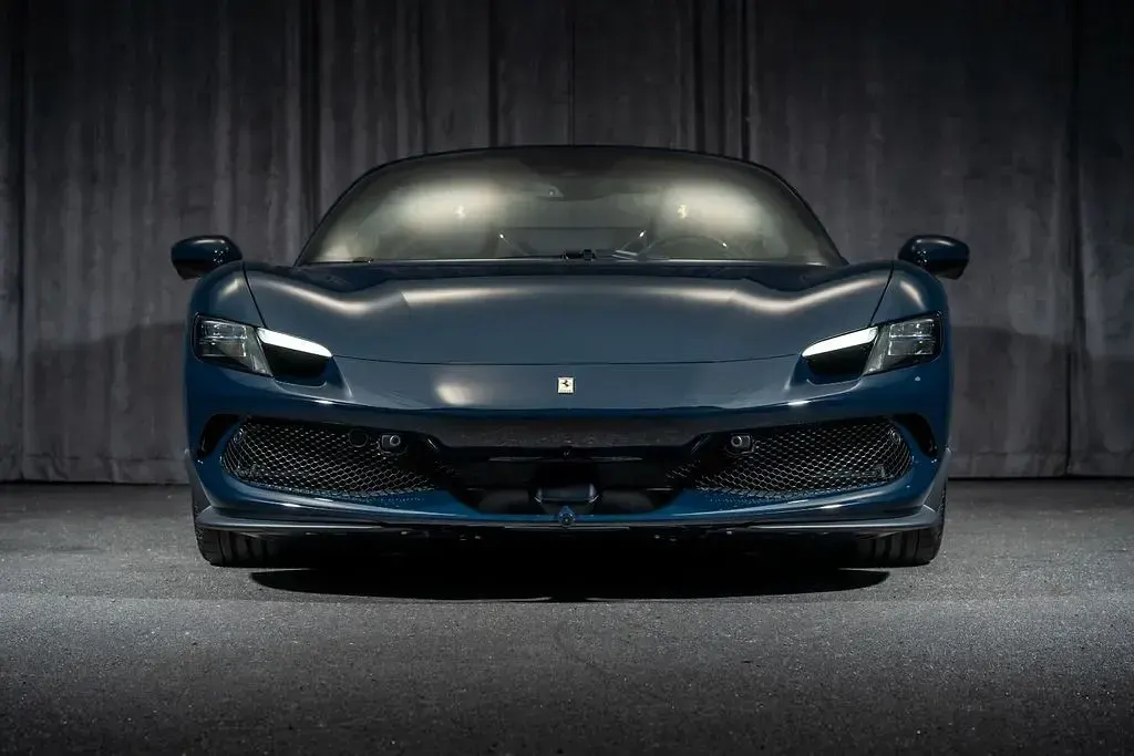Neu Ferrari 296 829 PS (609 kW) 2025 Blau Cabrio