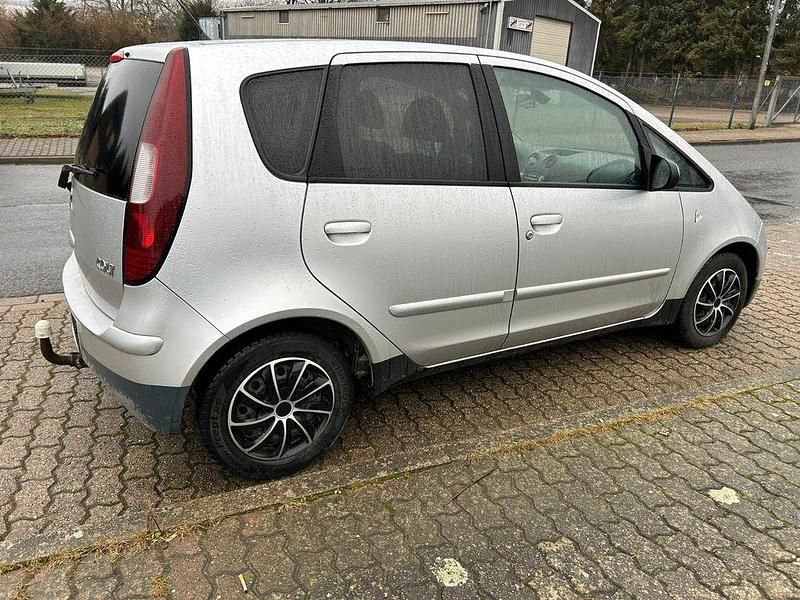 Gebraucht Mitsubishi Colt 75 PS (55 kW) 2007 Grau Van / Kleinbus