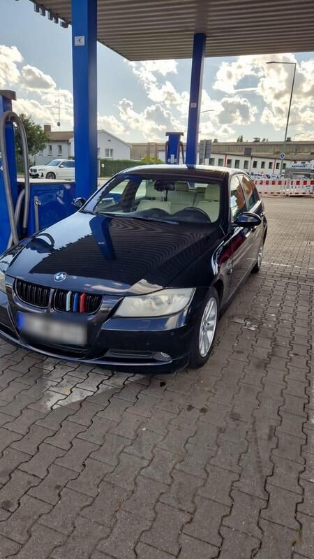 Schwarz Gebraucht 2008 BMW 318 Limousine | 4.500 € (Fairer Preis) - Bild 1/4