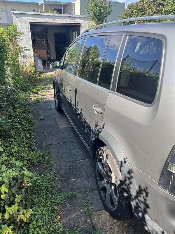 Gebraucht 2007 VW Touran Highline Van / Kleinbus | 2.650 € (Guter Preis) - Bild 1/4