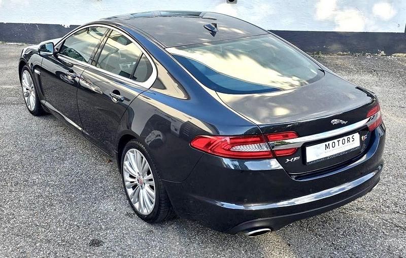 Gebraucht Jaguar XF S 241 PS (177 kW) 2014 Grau Limousine