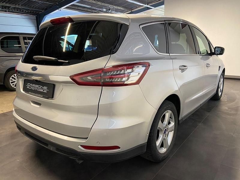 Gebraucht Ford S-MAX Titanium 150 PS (110 kW) 2018 Silber Van / Kleinbus