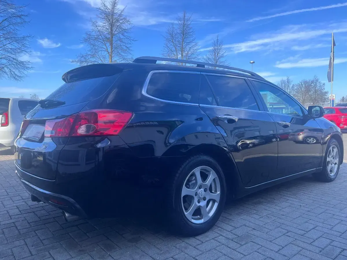 Gebraucht Honda Accord Elegance 156 PS (114 kW) 2011 Schwarz Kombi