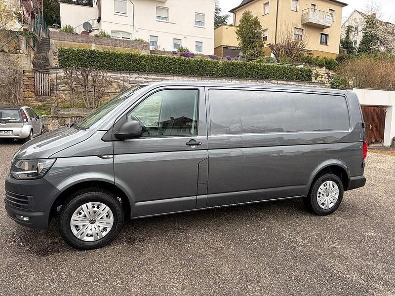 Gebraucht VW Transporter 150 PS (110 kW) 2020 Grau Van