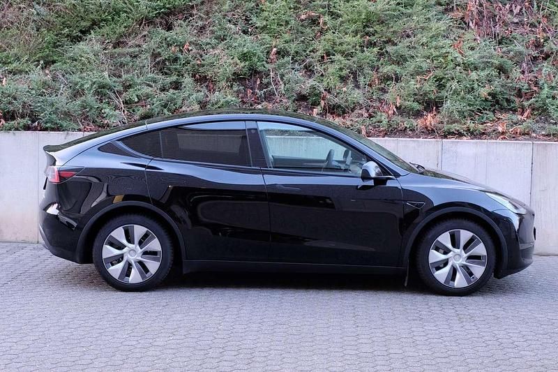 Gebraucht Tesla Model Y RWD 255 kW (347 PS) 2023 Schwarz  uni SUV