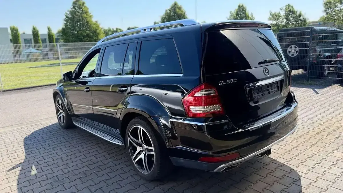 Używany Mercedes GL350 Edition 211 KM (155 kW) 2012 Czarny SUV
