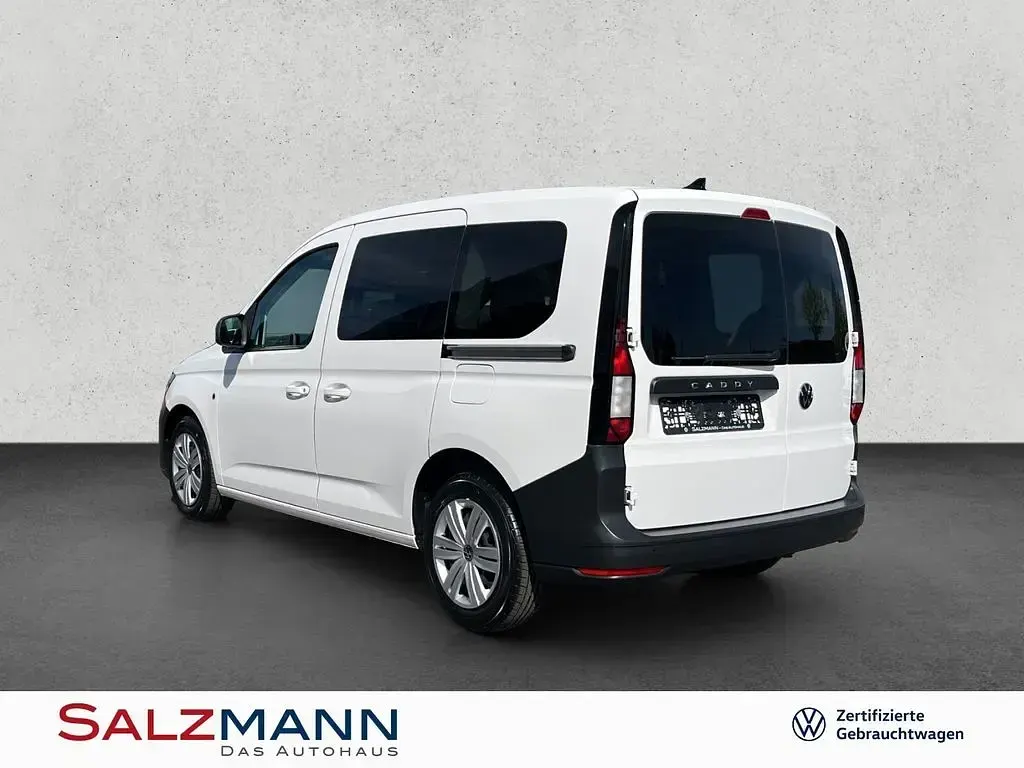 Gebraucht VW Caddy Basis 114 PS (83 kW) 2022 Candy weiß Van / Kleinbus