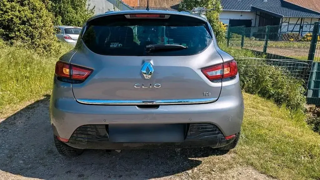 Gebraucht Renault Clio 90 PS (66 kW) 2016 Silber Kleinwagen