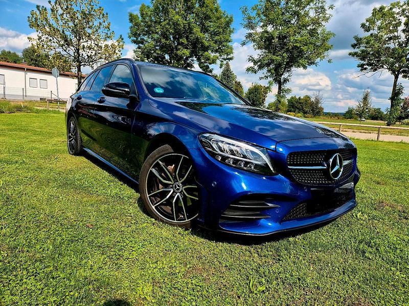 Blau Gebraucht 2018 Mercedes C220 Kombi | 23.750 € - Bild 1/4