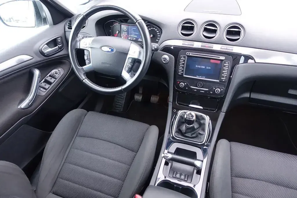 Gebraucht Ford S-MAX Titanium 200 PS (147 kW) 2013 Silber Van / Kleinbus