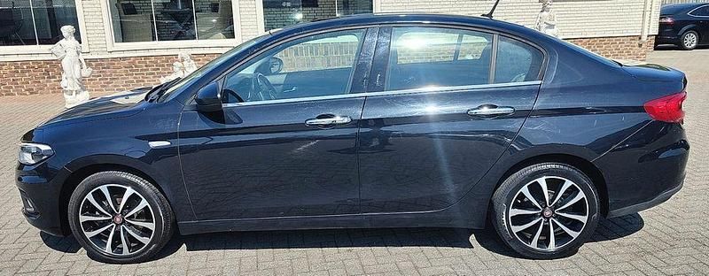 Usado Fiat Tipo Lounge 95 CV (69 kW) 2016 Negro Berlina