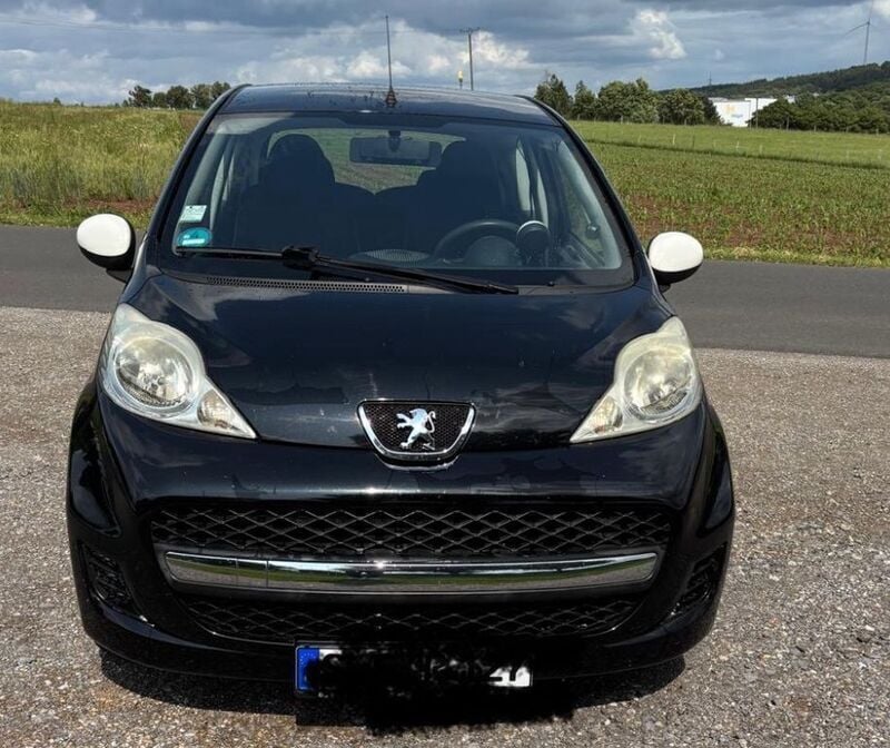 Schwarz Gebraucht 2011 Peugeot 107 Urban Move Kleinwagen | 2.999 € (Superpreis) - Bild 1/4