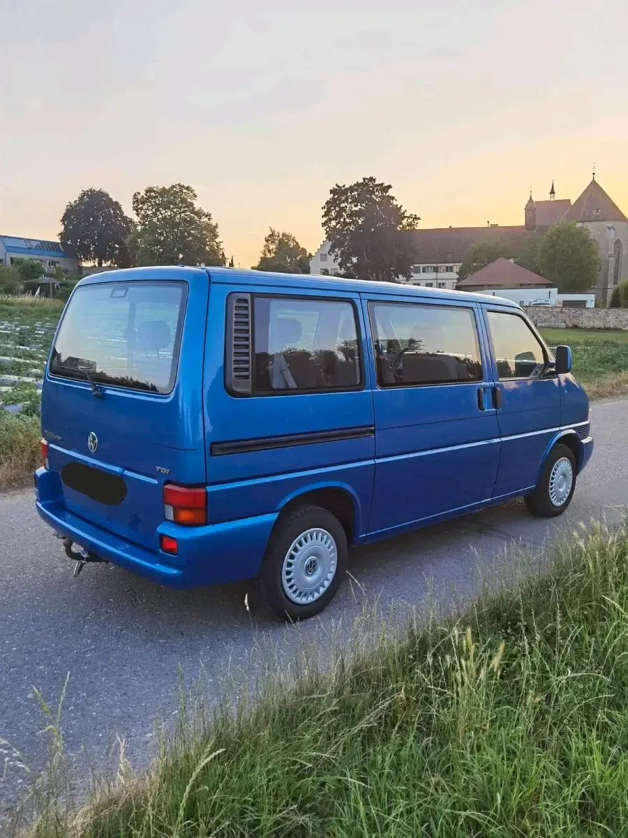 Gebraucht VW Multivan 102 PS (75 kW) 2000 Blau Van / Kleinbus