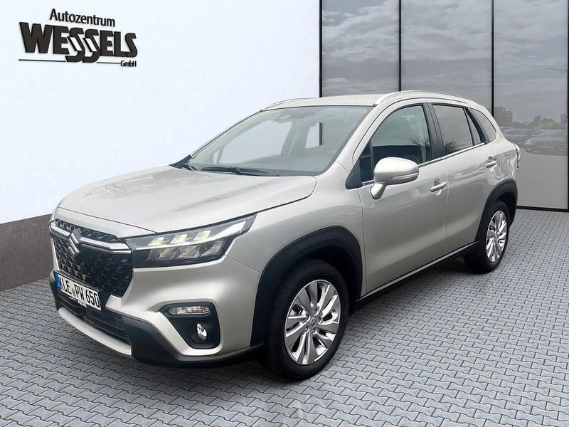 Silber Gebraucht 2024 Suzuki SX4 S-Cross Comfort SUV | 23.450 € (Fairer Preis) - Bild 1/4