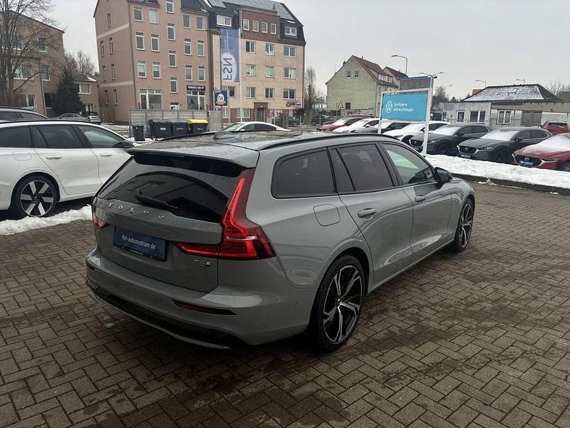 Gebraucht Volvo V60 Plus 349 PS (256 kW) 2025 Grau Kombi