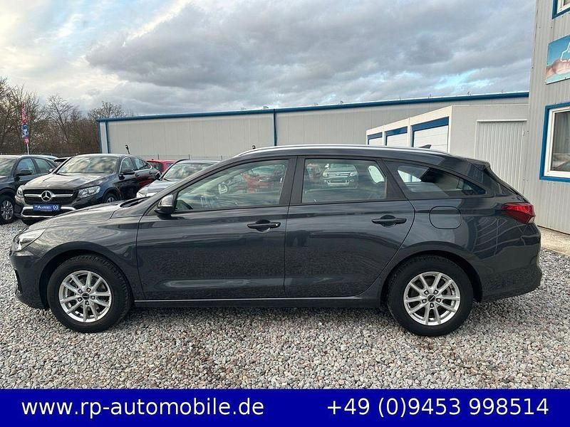 Gebraucht Hyundai i30 Pure 110 PS (80 kW) 2021 Grau Kombi