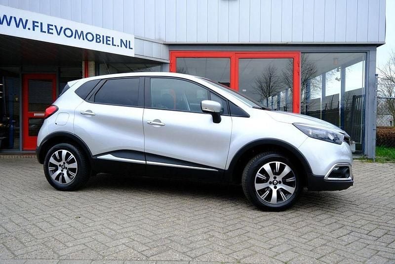 Gebraucht Renault Captur Expression 90 PS (66 kW) 2015 Grau SUV