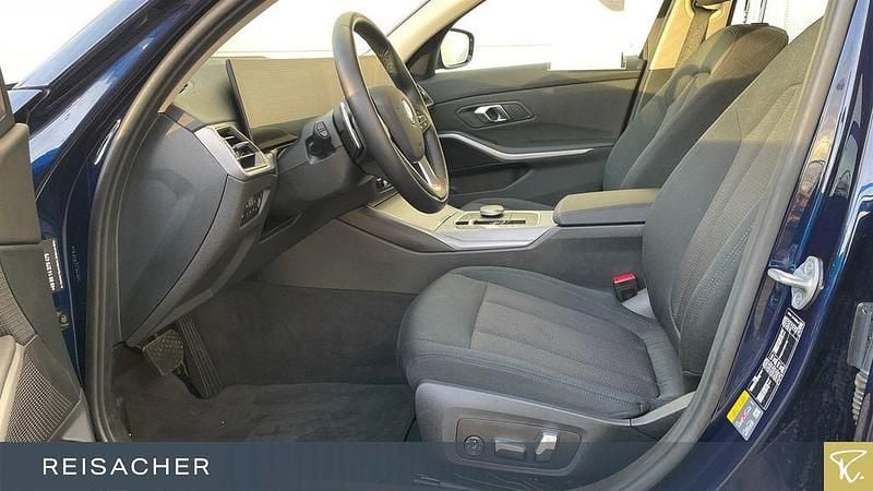 Gebraucht BMW 330e 292 PS (214 kW) 2022 Blau Limousine