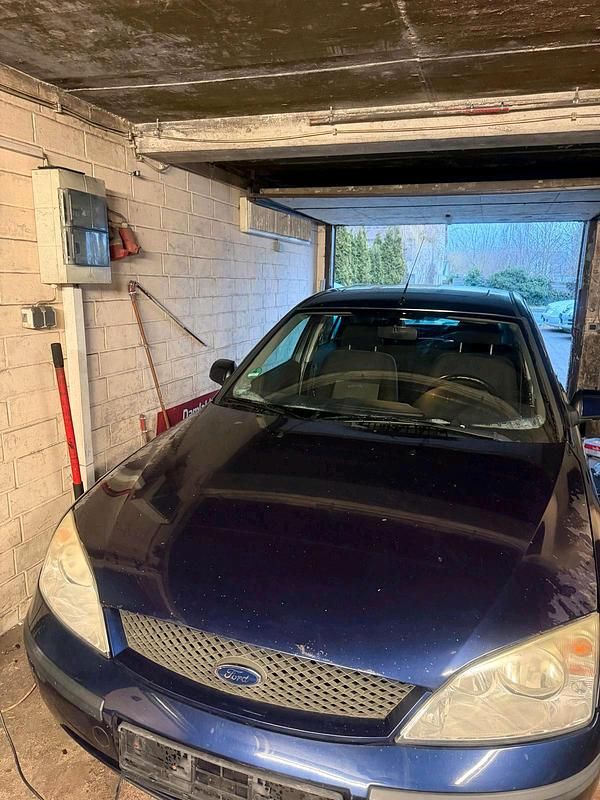 Gebraucht Ford Mondeo 146 PS (107 kW) 2002 Blau Limousine