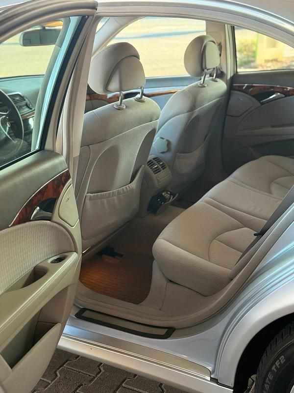 Gebraucht Mercedes E320 224 PS (164 kW) 2003 Silber Limousine