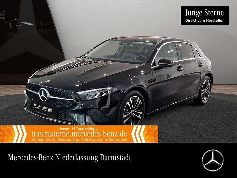 Schwarz Gebraucht 2024 Mercedes A200 Advanced Limousine | 29.490 € (Fairer Preis) - Bild 1/3