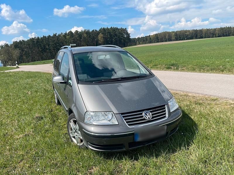 Second-hand VW Sharan 140 CP (102 kW) 2006 Gri Monovolum