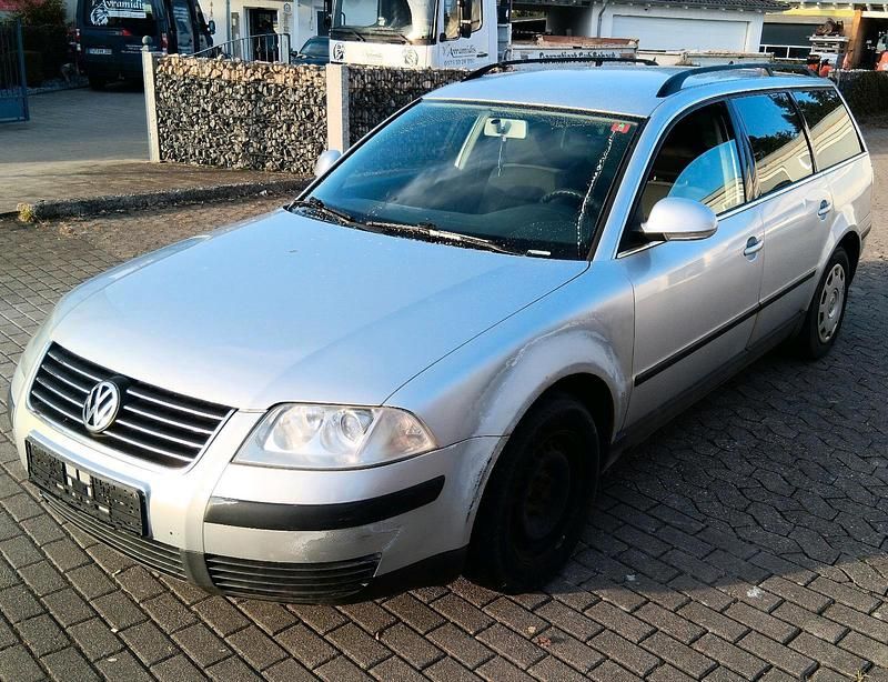 Second-hand VW Passat 101 CP (74 kW) 2005 Argintiu Break