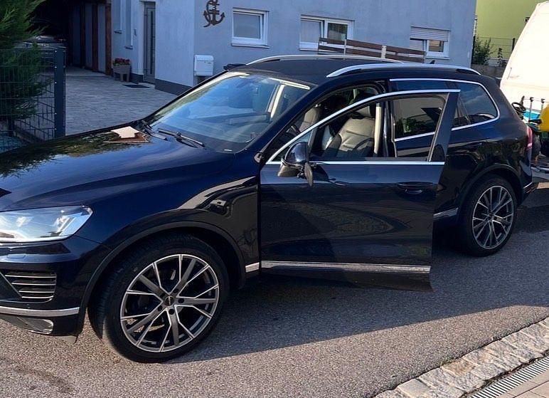 Gebraucht VW Touareg Exclusive 262 PS (192 kW) 2017 Blau SUV