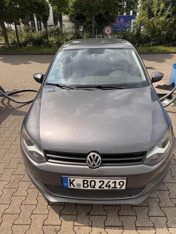 Grau Gebraucht 2010 VW Polo Highline Kleinwagen | 2.850 € (Guter Preis) - Bild 1/4