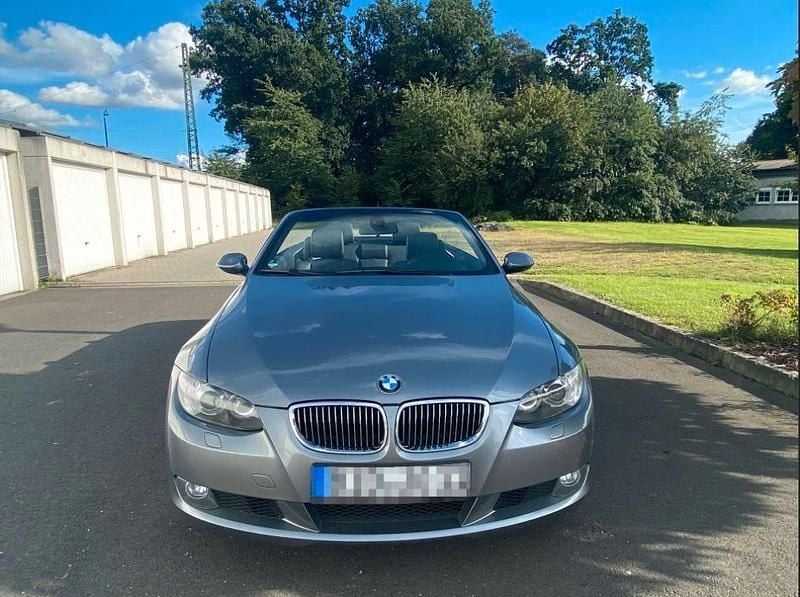 Grau Gebraucht 2007 BMW 320 Cabriolet Sport Line Cabrio | 8.950 € (Fairer Preis) - Bild 1/4