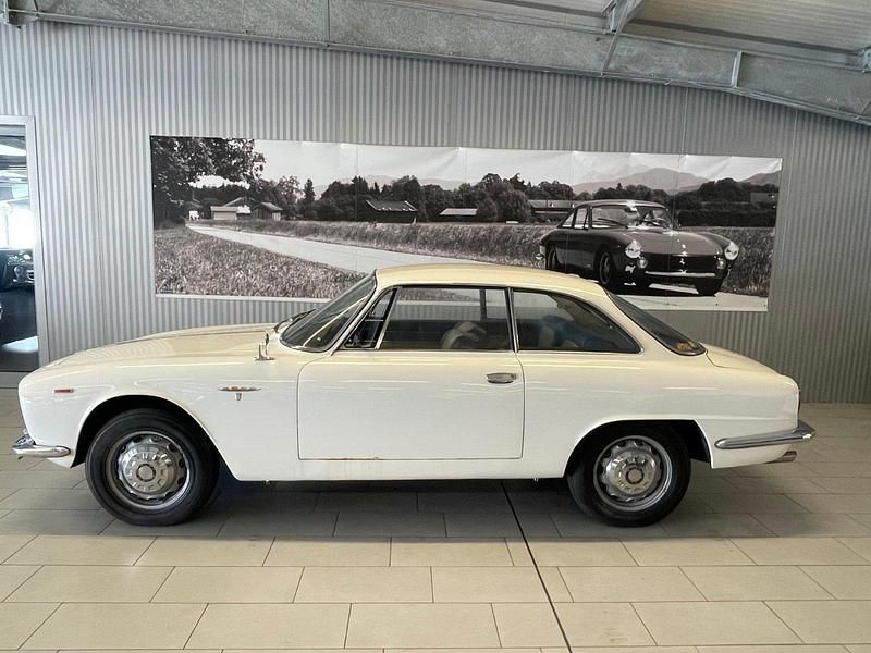 Weiß Gebraucht 1961 Alfa Romeo 2000 Sprint Coupé | 23.900 € - Bild 1/4