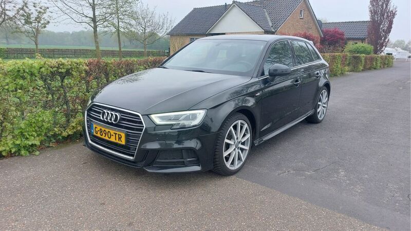 Schwarz Gebraucht 2019 Audi A3 Sportback Design Limousine | 11.050 € (Fairer Preis) - Bild 1/4