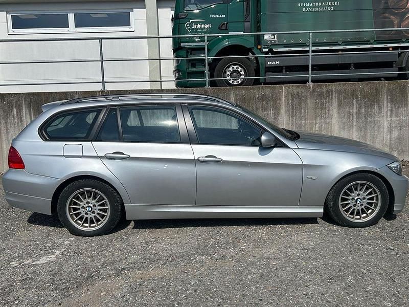 Gebraucht BMW 320 Comfort Edition 177 PS (130 kW) 2008 Silber Kombi