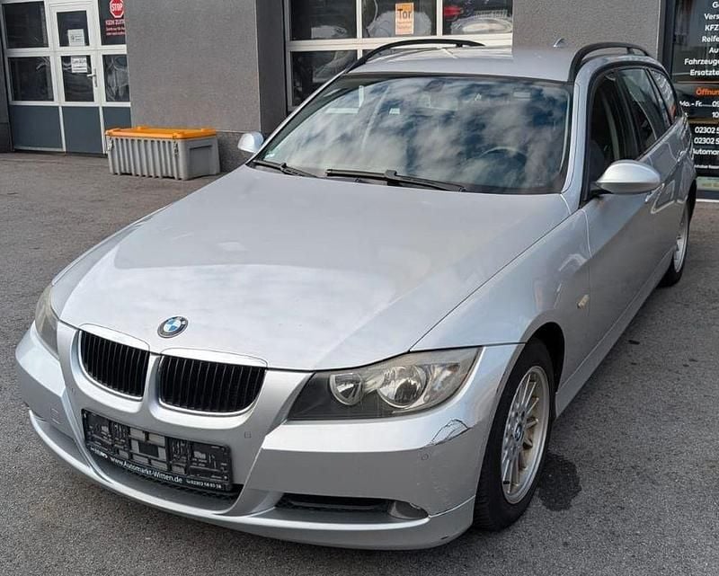 Gebraucht BMW 318 122 PS (89 kW) 2007 Silber Kombi