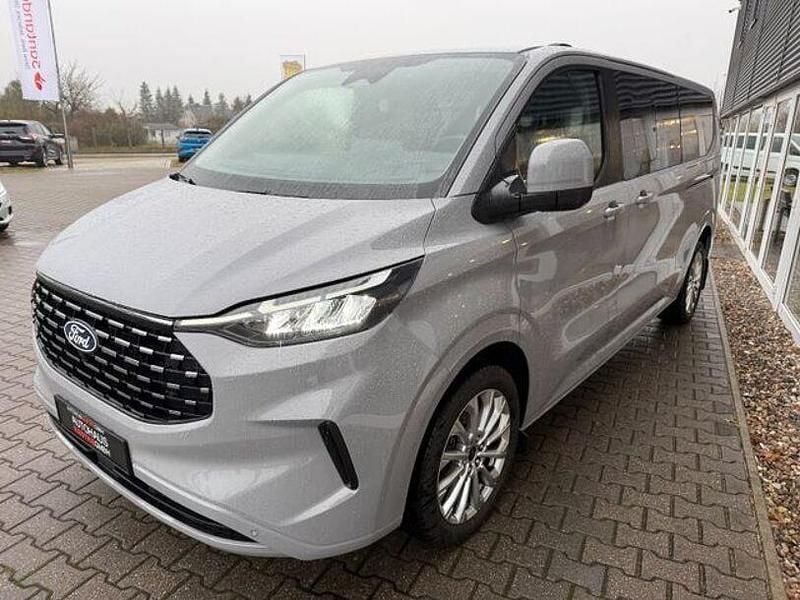 Gebraucht Ford Tourneo Custom Titanium 170 PS (125 kW) 2024 Andere Van
