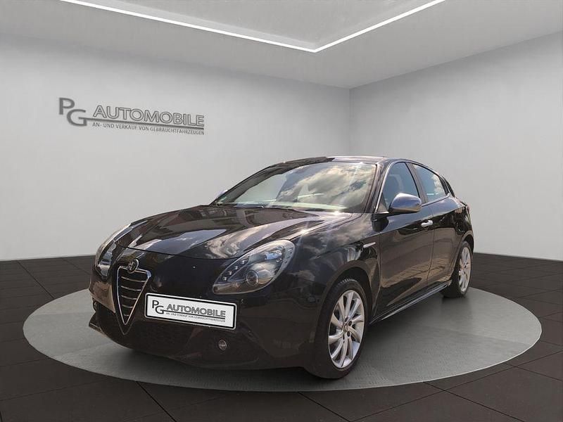 Schwarz Gebraucht 2011 Alfa Romeo Giulietta Turismo Kleinwagen | 7.790 € (Fairer Preis) - Bild 1/4