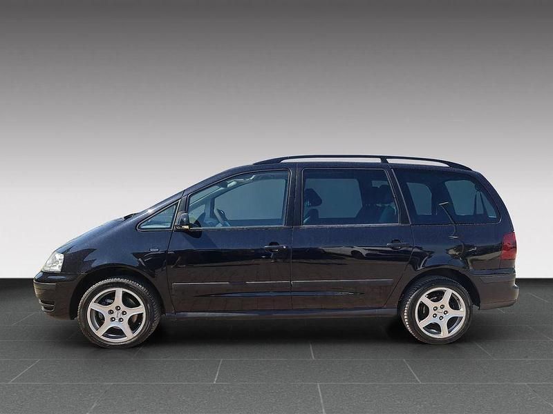 Gebraucht VW Sharan 140 PS (102 kW) 2009 Deep black pearl Van / Kleinbus