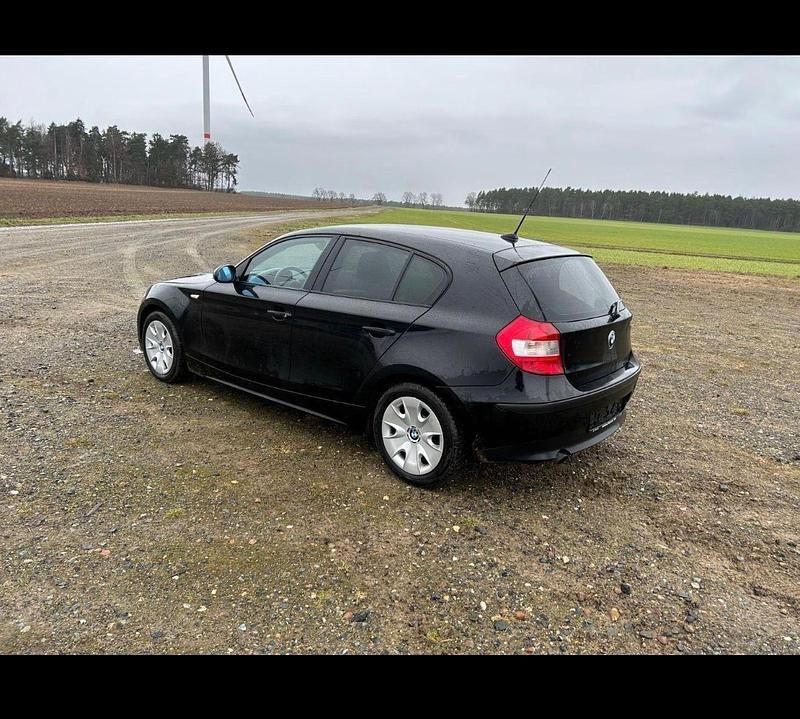 Gebraucht BMW 116 116 PS (85 kW) 2005 Schwarz Kleinwagen