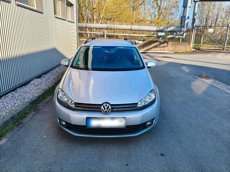 Usado VW Golf VI 105 HP (77 kW) 2010 Prateado Citadino