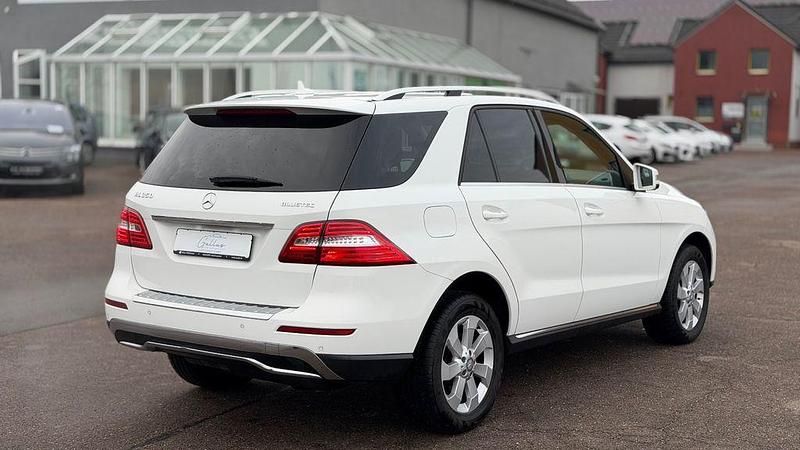 Gebraucht Mercedes ML350 258 PS (189 kW) 2015 Weiß SUV