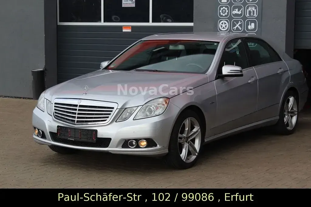 Gebraucht Mercedes E250 204 PS (150 kW) 2010 Silber Limousine