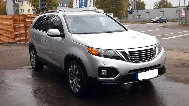 Silber Gebraucht 2010 Kia Sorento Attract SUV | 6.990 € (Fairer Preis) - Bild 1/4