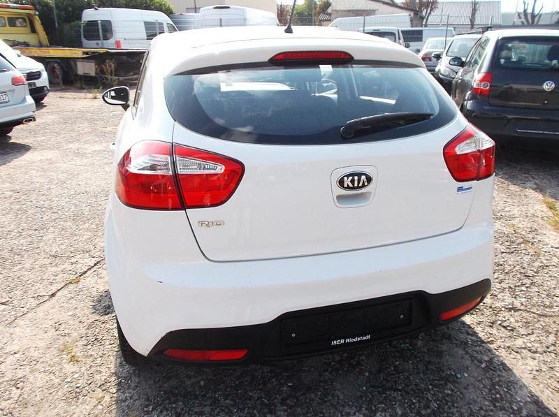 Używany Kia Rio 85 KM (62 kW) 2014 Biały Hatchback